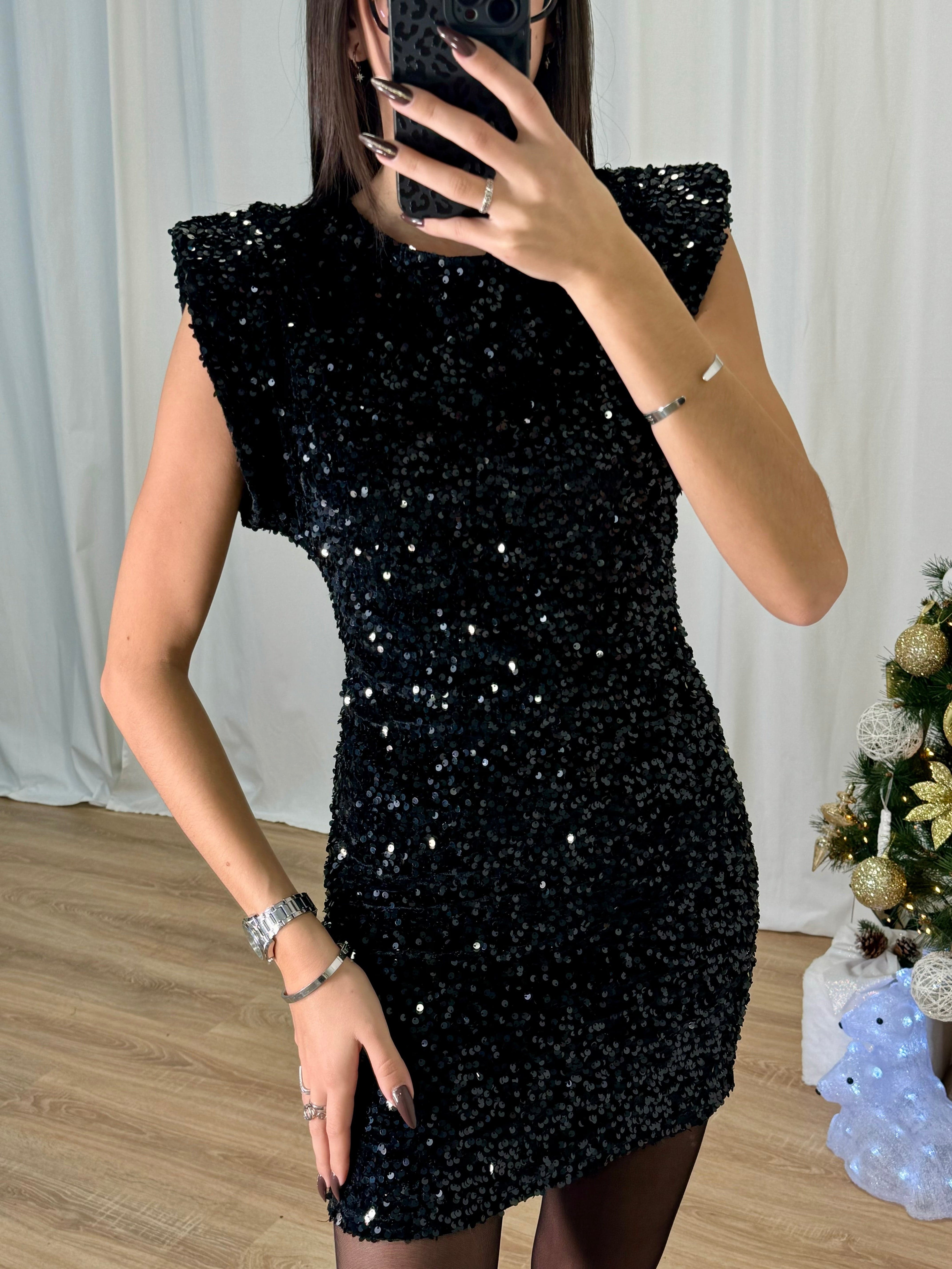 Robe à sequins noirs